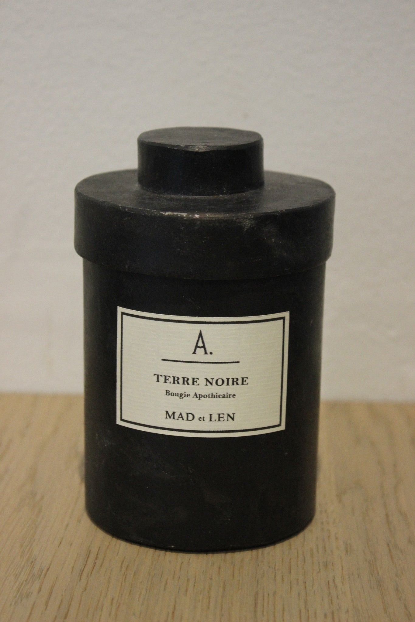 MEDIUM SIGNATURE CANDLE